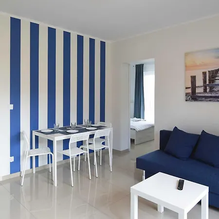 Tropicana Apartment